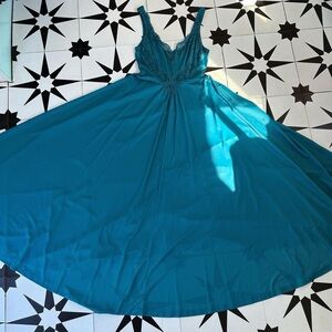 70s/80s Vintage Olga Full Sweep Turquoise Blue Maxi Nightgown Lace Small